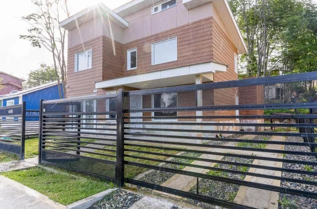 Moderna Casa En Ushuaia Villa Luaran gambar